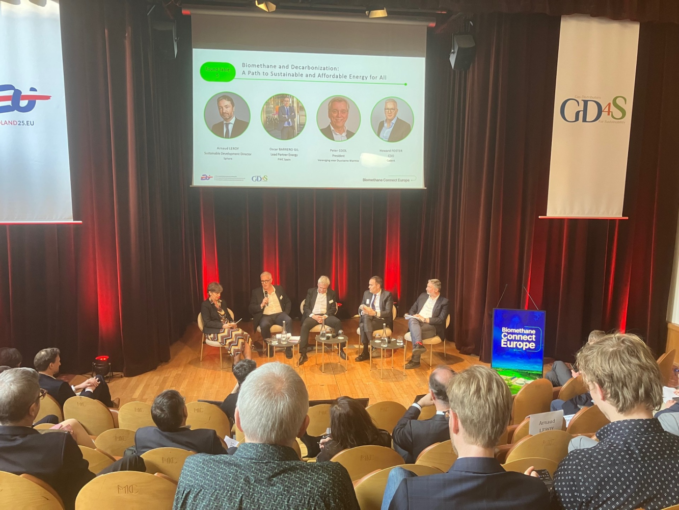 Round Table discussion - Host, Howard Forster, Peter Cool, Oscar Barrero Gil & Arnaud Leroy